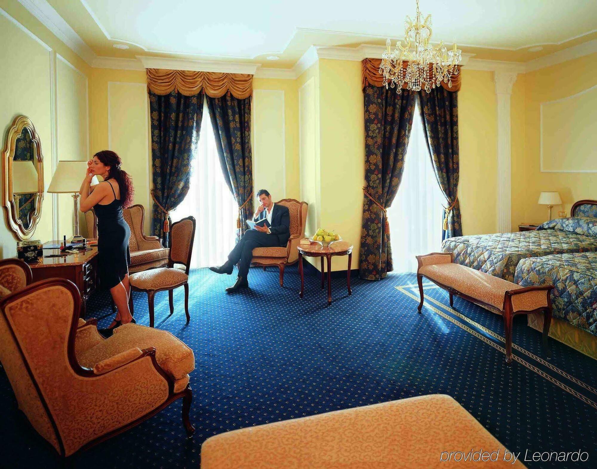 Grand Hotel Trieste & Victoria Abano Terme Luaran gambar A suite at the hotel